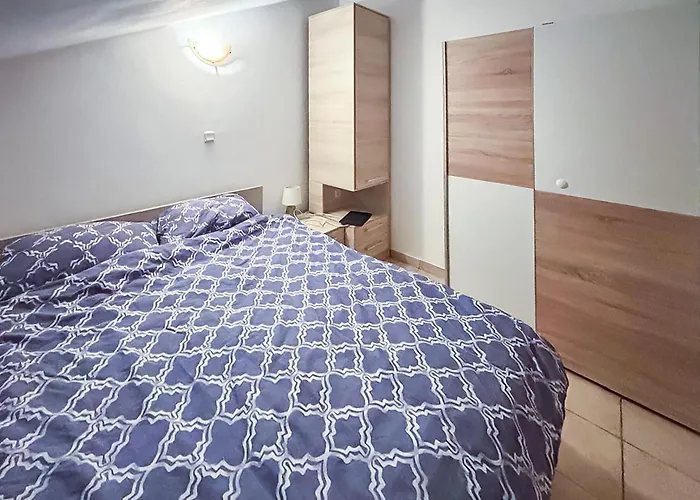 Appartement 1 Bedroom Lovely In *